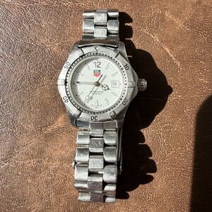 Tag Heuer Silver Elegant Timepiece-Vintage 2000 Classic Women’s 5.75”